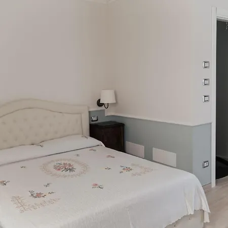 Domus Aurea 20 Bed & Breakfast *