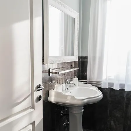 Domus Aurea 20 Bed & Breakfast *