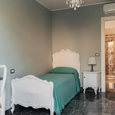 Domus Aurea 20 Bed & Breakfast *