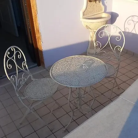 Domus Aurea 20 Bed and Breakfast 4*