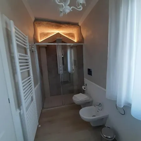 Domus Aurea 20 Bed and Breakfast 4*