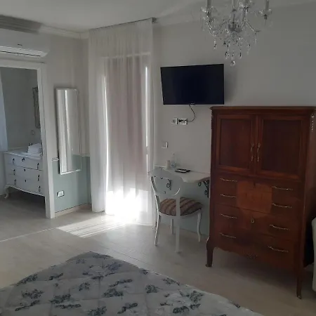 Domus Aurea 20 Bed & Breakfast *