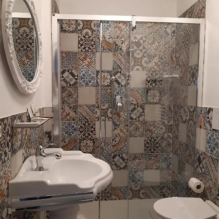 Domus Aurea 20 Bed and Breakfast 4*