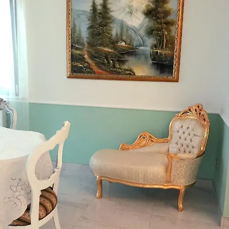 Domus Aurea 20 Bed & Breakfast *