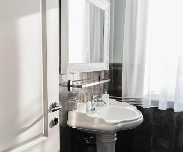 Domus Aurea 20 Отель типа 