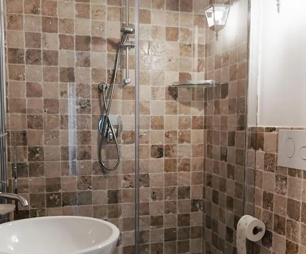 Domus Aurea 20 Отель типа 