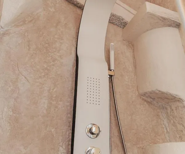 Domus Aurea 20 Oda ve Kahvaltı 4*